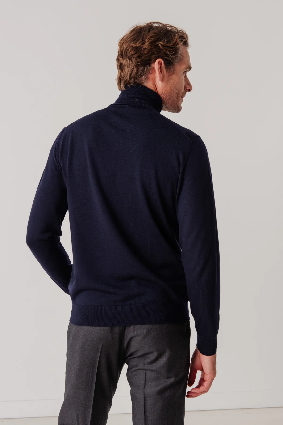 Pull Archibald en laine merinos marine – Image 4